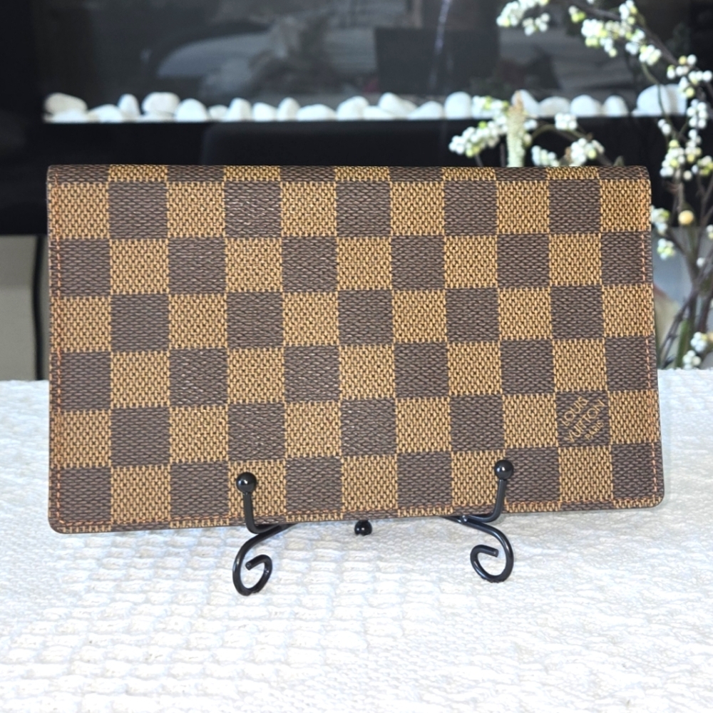 EUC Louis Vuitton Damier Ebene Agenda / Passport Holder